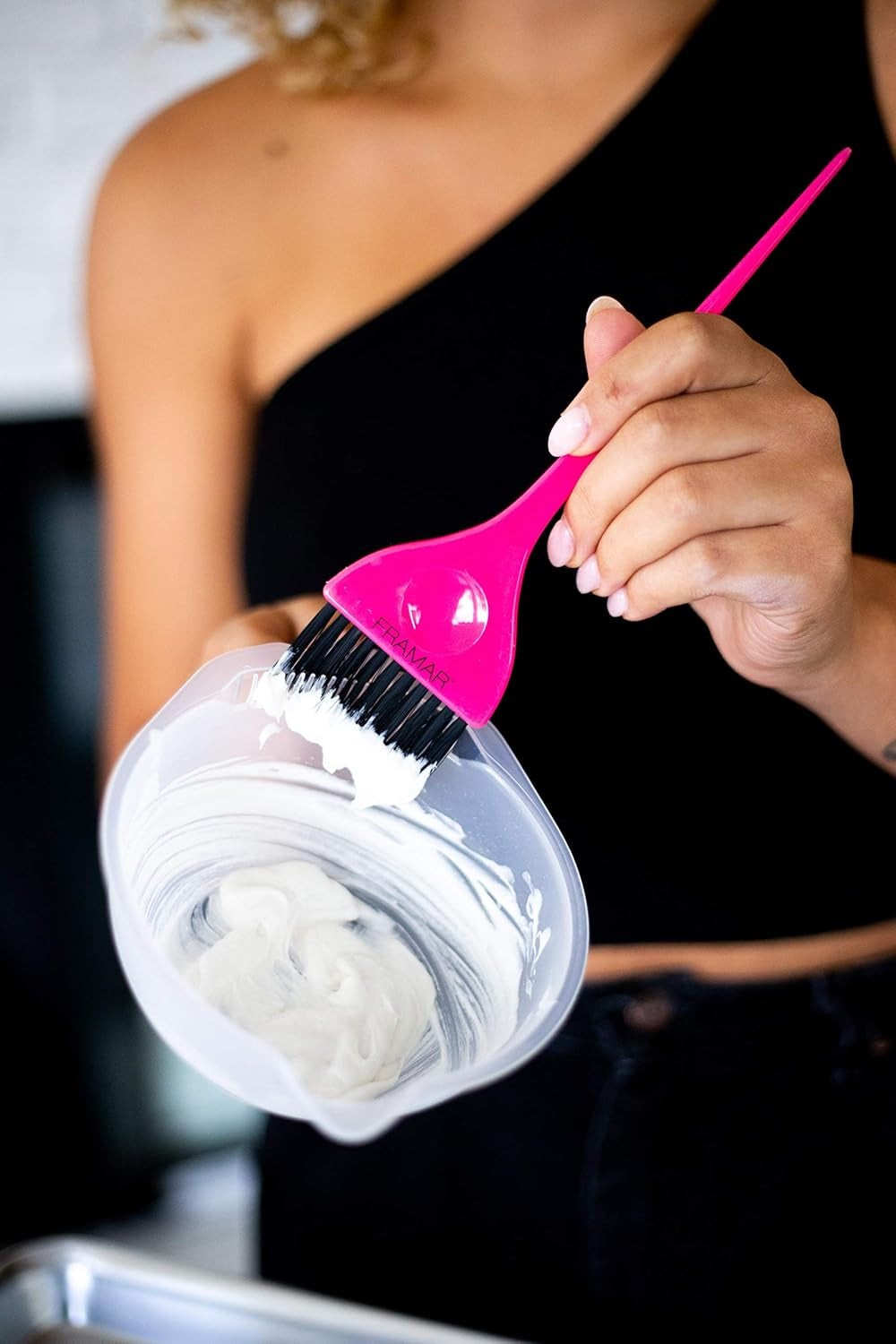 Classic Hair Color Brush – Hair Dye Brushes for Hair Stylist, Hair Coloring Brush, Color Applicator Brush, Tint Brushes for Hair Color, Dye Brush Tools - Pink
